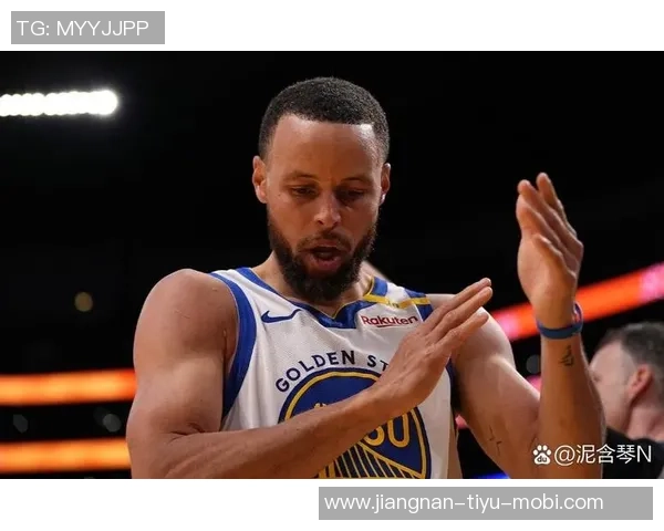 库里赛前得知巴特勒缺阵迅速调整战术直接启用理查德应对挑战